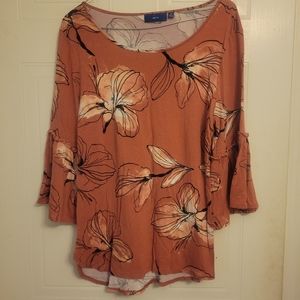 Woman's size medium Apt 9 blouse